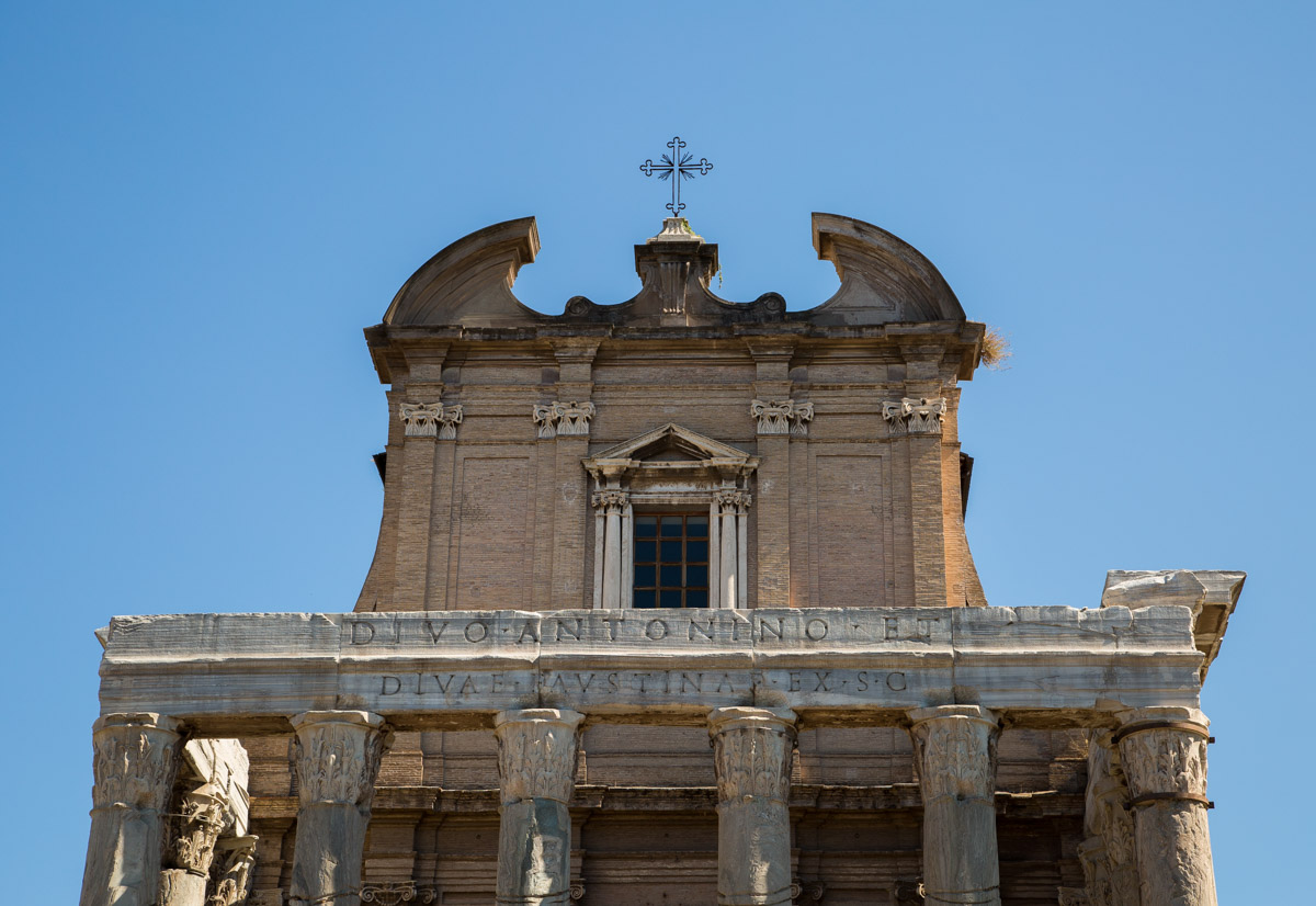 Le temple Antonin et d’Augustine à Rome