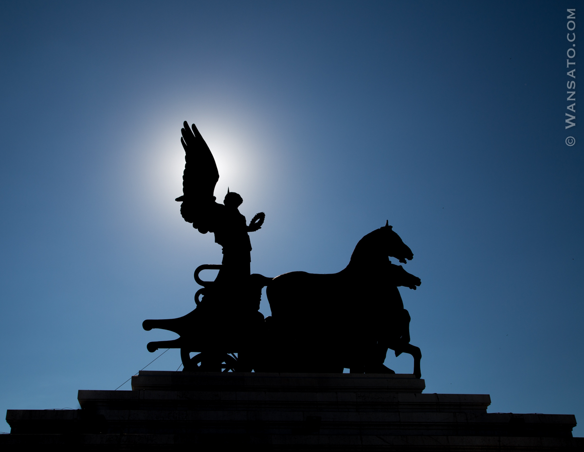 Italie - Statue du haut du Monument à Victor-Emmanuel II à Rome