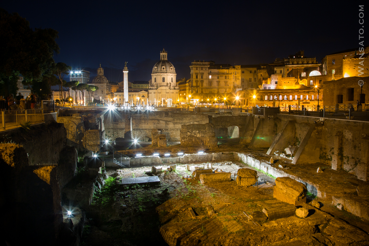 Italie - Le Forum de Trajan de nuit