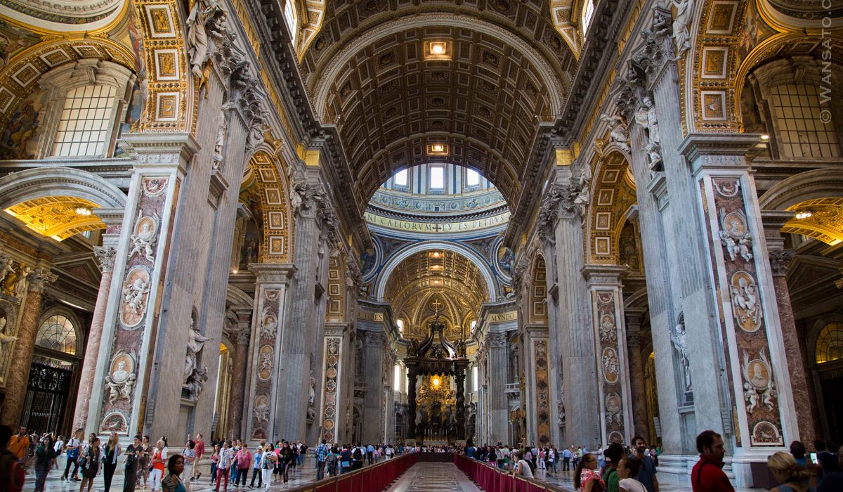 Vatican – L’intérieur De L’église Saint Pierre
