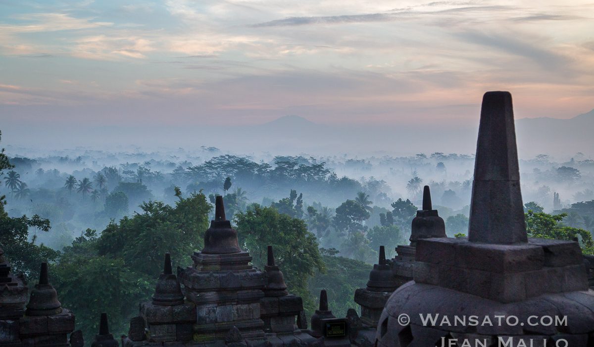 Indonésie - Le Temple De Borobudur à Java