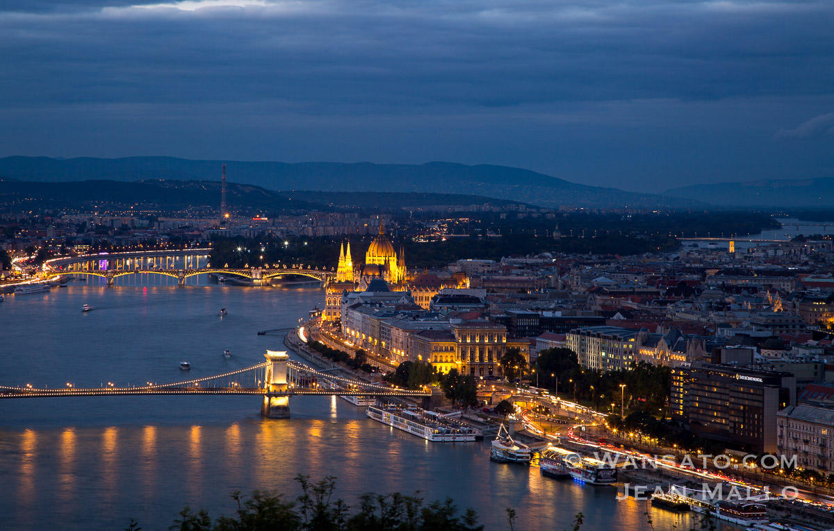 Budapest - Le Parlement hongrois.